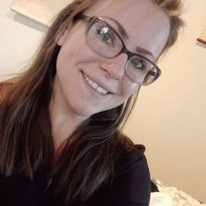 Meet your Posher, Leslie